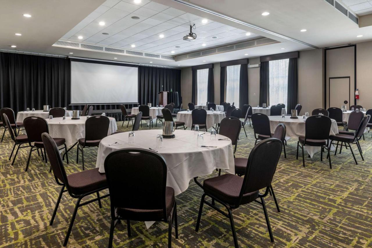 Best Western Plus Dartmouth Hotel & Suites Buitenkant foto